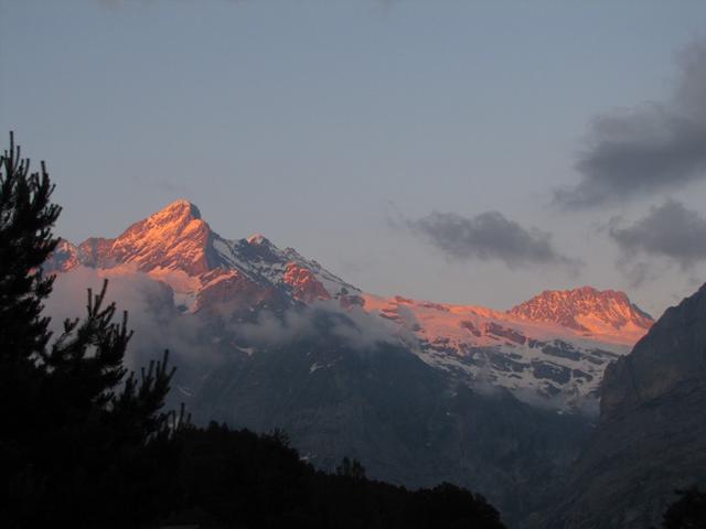 Blick zum Wetterhorn und Bärglistock