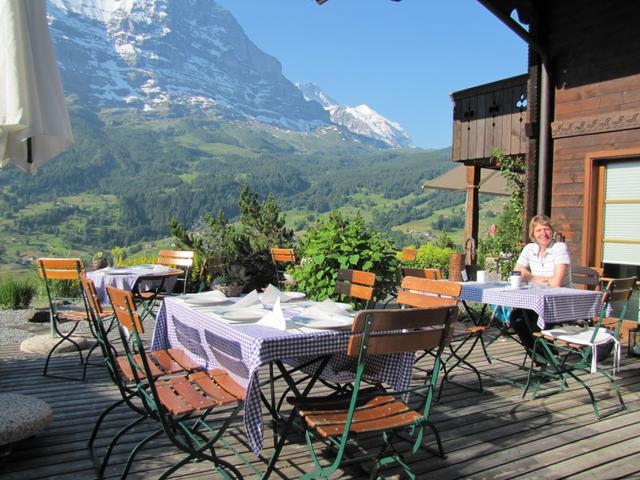 auf der Terrasse haben wir das Frühstück genossen und das mit einer traumhaften Aussicht