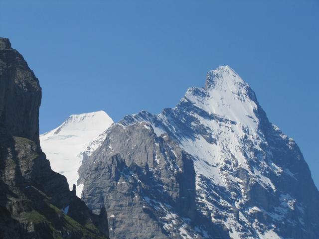 links der Mönch. Rechts der Eiger mit Eigernordwand