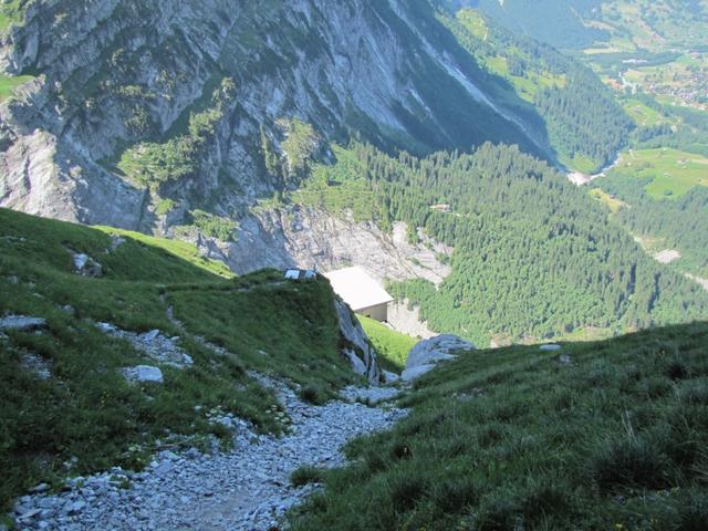 wir haben Punkt 1735 m.ü.M. bei Engi erreicht. Blick auf die Bergstation der alten Seilbahn