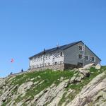 über die steinigen Schafwiesen des Scheenbiel wandern wir weiter Richtung Glecksteinhütte