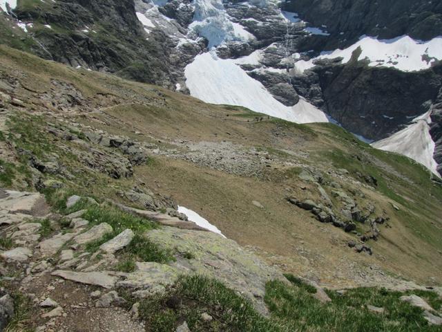 wir verlassen die Glecksteinhütte. Auf dem gleichen Weg wie wir gekommen sind, geht es nun abwärts