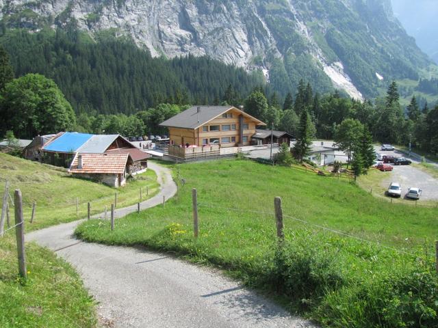 kurz vor dem Hotel und Parkplatz Wetterhorn