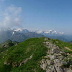 was für ein traumhaftes Breitbildfoto auf dem Rinderberg 2078 m.ü.M. Wildstrubel, Wildhorn und Les Diablerets