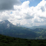 Breitbildfoto vom Türli aus gesehen, mit Blick Richtung Wildhorn