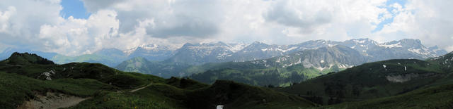 Breitbildfoto mit Blick zum Wildstrubel