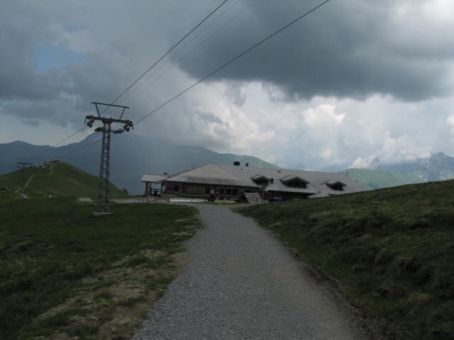 wir haben Betelberg/Leiterli 1943 m.ü.M. erreicht. Es braut sich schön etwas zusammen