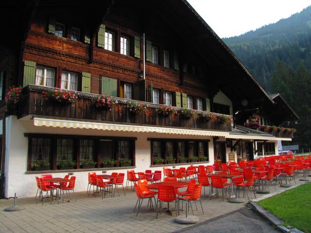 Start der Wanderung ist beim Hotel-Restaurant Simmenfälle, am Ende des Obersimmental