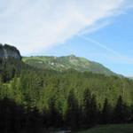 Blick hinauf zum Oberlaubhorn. Dort oben führt unsere heutige Wanderung