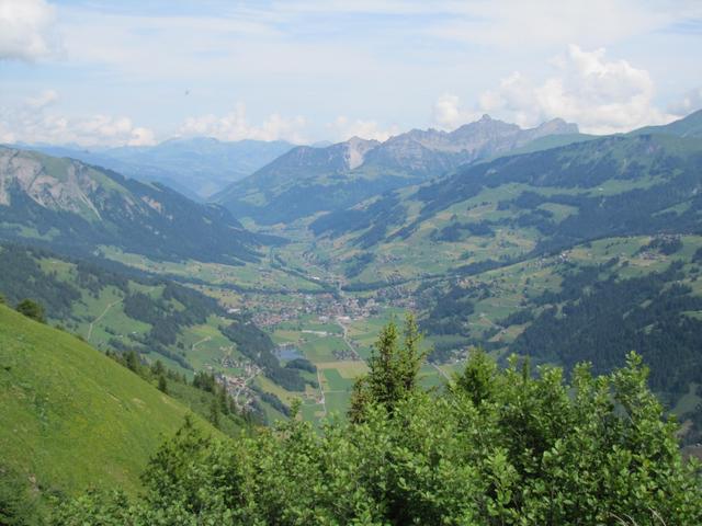 Tiefblick ins Ober Simmental mit Lenk