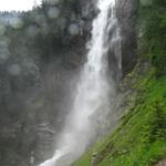 mit seinen mehr als 100 m Fallhöhe zählt der Iffigfall zu den schönsten Wasserfällen im Berner Oberland