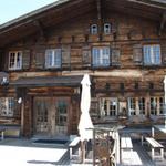 das sehr schöne Berghaus Wasserngrat. Offen nur im August, Dezember bis März. Nur für die oberen 10'000