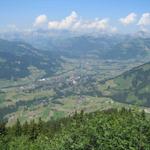 Blick hinunter nach Gstaad