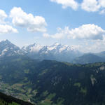 Breitbildfoto mit Wildhorn, Arpelistock und Les Diablerets. Dort oben waren wir auch schon