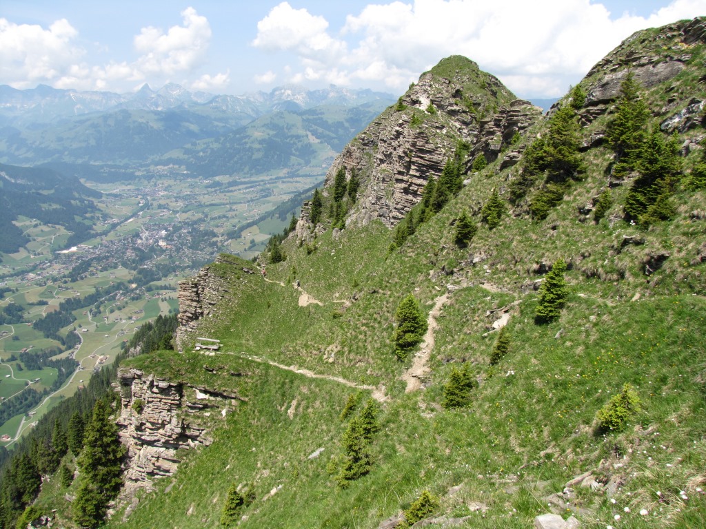 nochmals ein letzter Blick zurück. Gut ersichtlich der Bergweg