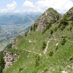 nochmals ein letzter Blick zurück. Gut ersichtlich der Bergweg