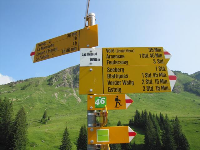 Wegweiser beim Lac Retaud 1690 m.ü.M.