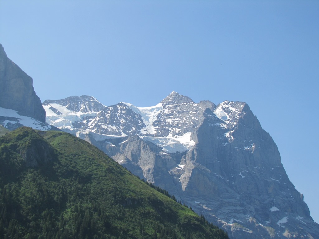 obwohl die Brochhütte nicht hoch gelegen ist, bietet sie doch ein phantastisches Panorama. Wetterhorn