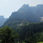 schönes Breitbildfoto mit Engelhörner, Wellhorn und Wetterhorn