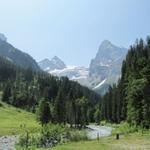 Blick Richtung Wellhorn, Dossen und Dossenhütte. Dort oben waren wir auch schon