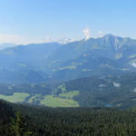 schönes Breitbildfoto mit Blick auf die Surselva und den Piz Fess. Dort oben waren wir auch schon