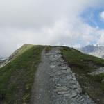 auf den Grat führt uns ein breiter Wanderweg weiter Richtung Punkt 2625 m.ü.M.