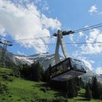 mit der riesigen Luftseilbahn Glacier 3000 starten wir vom Col du Pillon 1546 m.ü.M. unsere Wanderung