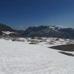 das Gebiet um die Cabane de Prarochet ist eine einzige Karstlandschaft. Wenn der Schnee weg ist sieht es aus wie auf dem Mond