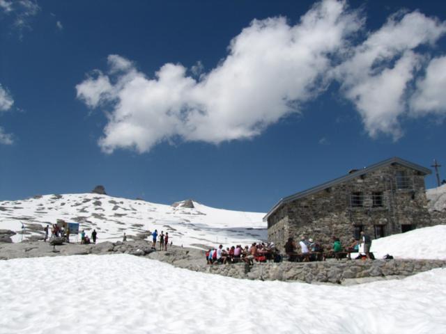 Blick zurück zur Cabane de Prarochet. Punkt 2512 m.ü.M.