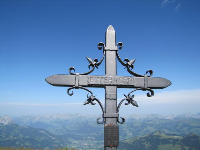 das Gipfelkreuz auf dem Giferspitz 2542 m.ü.M.
