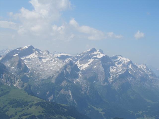 Blick zum Les Diablerets. Dort oben waren wir auch schon