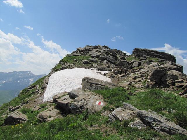 eine kleine Schneewächte muss überquert werden