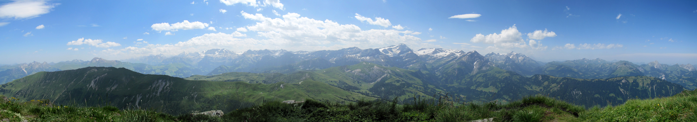 sehr schönes Breitbildfoto mit Wildstrubel, Glacier de la Plaine Morte, Wildhorn und Les Diablerets