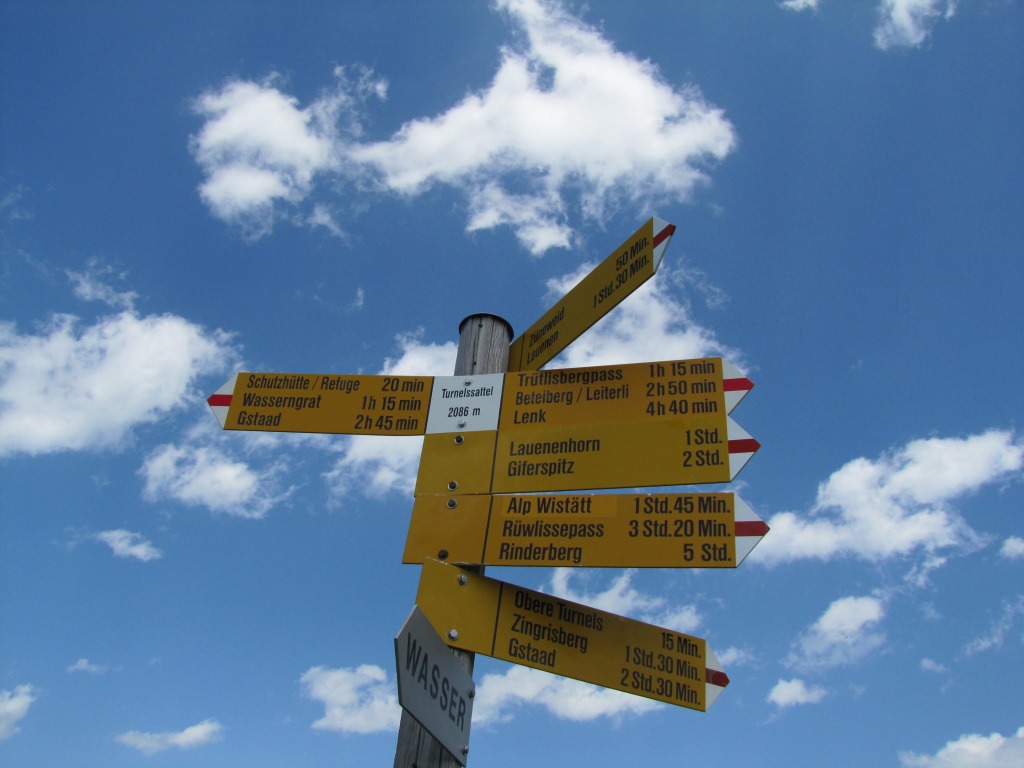 Wegweiser beim Turnelsattel 2086 m.ü.M.