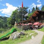 wir haben das schön gelegene Restaurant Lauenensee erreicht. Im Sommer herscht hier oft ein ziemlicher Trubel