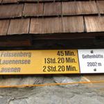 Wegweiser bei der Geltenhütte 2002 m.ü.M.