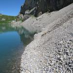 unsere Wanderung führt nun rechts am See vorbei