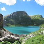 letzter Blick zurück zum traumhaft schön gelegener Iffigsee. Ein Wanderung wert!