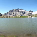 schönes Breitbildfoto vom Bergsee bei Plan des Roses