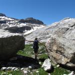 kurz unterhalb vom Lac de Ténéhet wieder eine Weggabelung. Mir nehmen den kleinen Abstecher zum Lac de Ténéhet unter die Fü