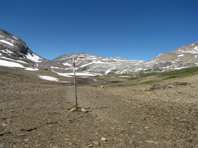 vorbei an Punkt 2499 m.ü.M. führt uns der Bergpfad Richtung Arête de'lArpille