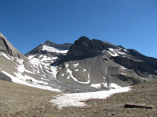 Blick zurück zur Wildhorn Westwand und Mont Pucel