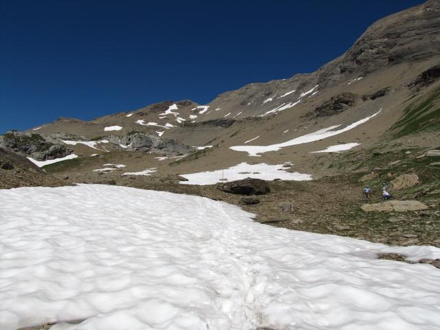 links am Punkt 2506 m.ü.M. vorbei, beginnt nun der lange Anstieg zur Arête de'lArpille