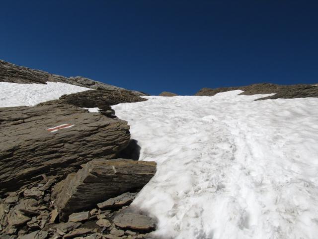 rechts an Punkt 2580 m.ü.M. vorbei