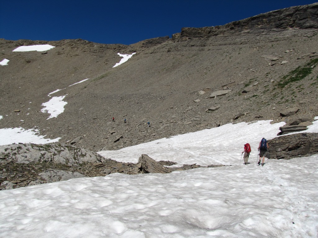 eine kleine Verschnaufpause bei der kleinen Ebene bei Punkt 2598 m.ü.M.