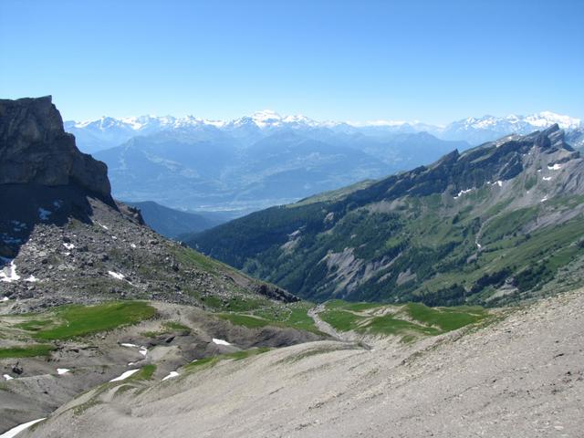 Blick links in das Rhonetal