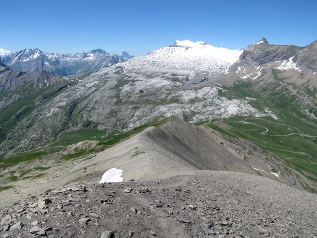 Blick auf den Les Diablerets und die Karrenfelder beim Tsanfleurongletscher