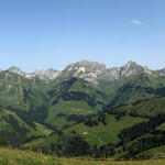 schönes Breitbildfoto mit Les Pucelles, Dent de Savigny, Dent de Ruth, Zuckerspitz und Wandfluh