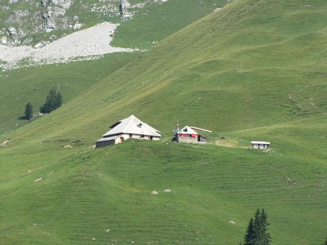 die Grubenberghütte erscheint im Blickfeld