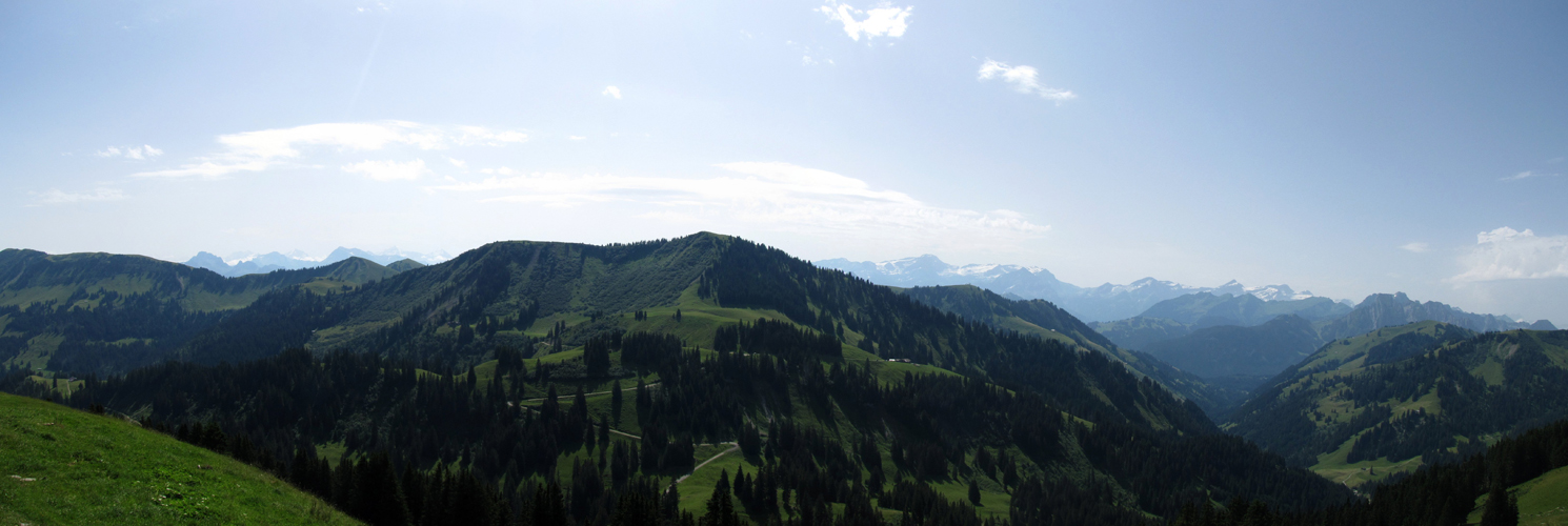 Breitbildfoto von der Grubenberghütte aus gesehen